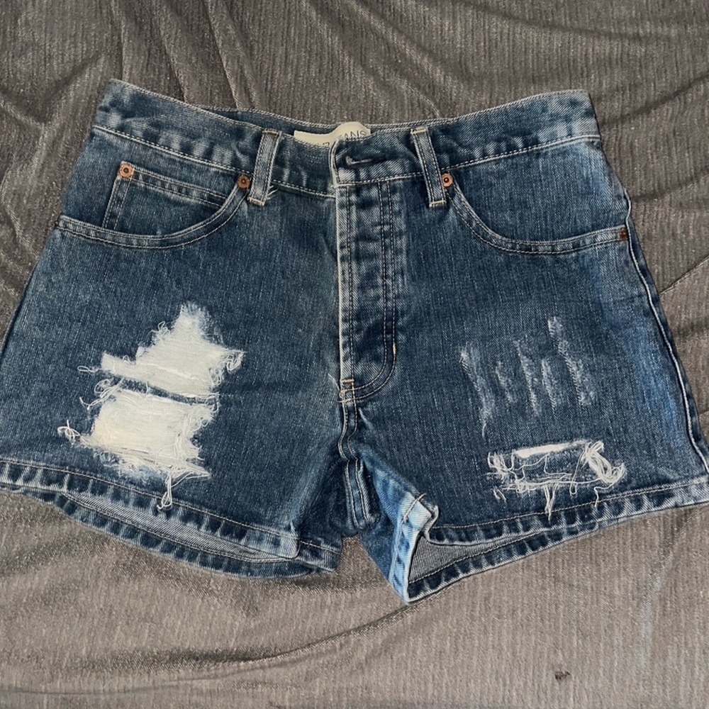 Gap shorts button fly